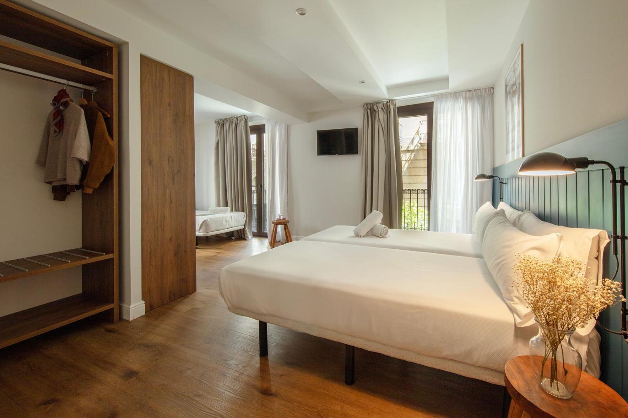 Som Nit Port Vell Hotel Barcelona Bagian luar foto