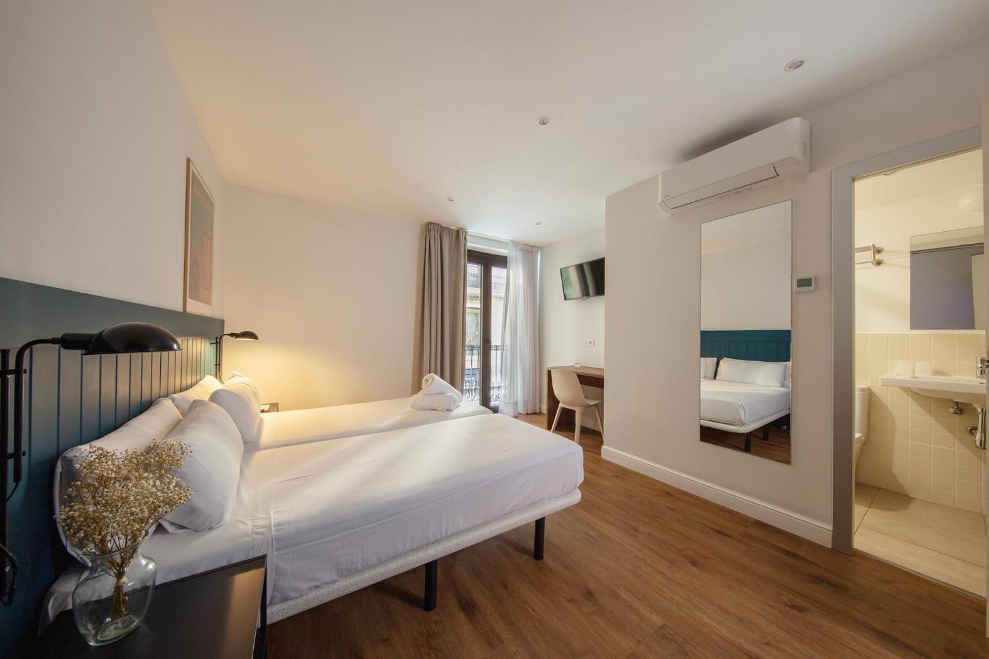 Som Nit Port Vell Hotel Barcelona Bagian luar foto